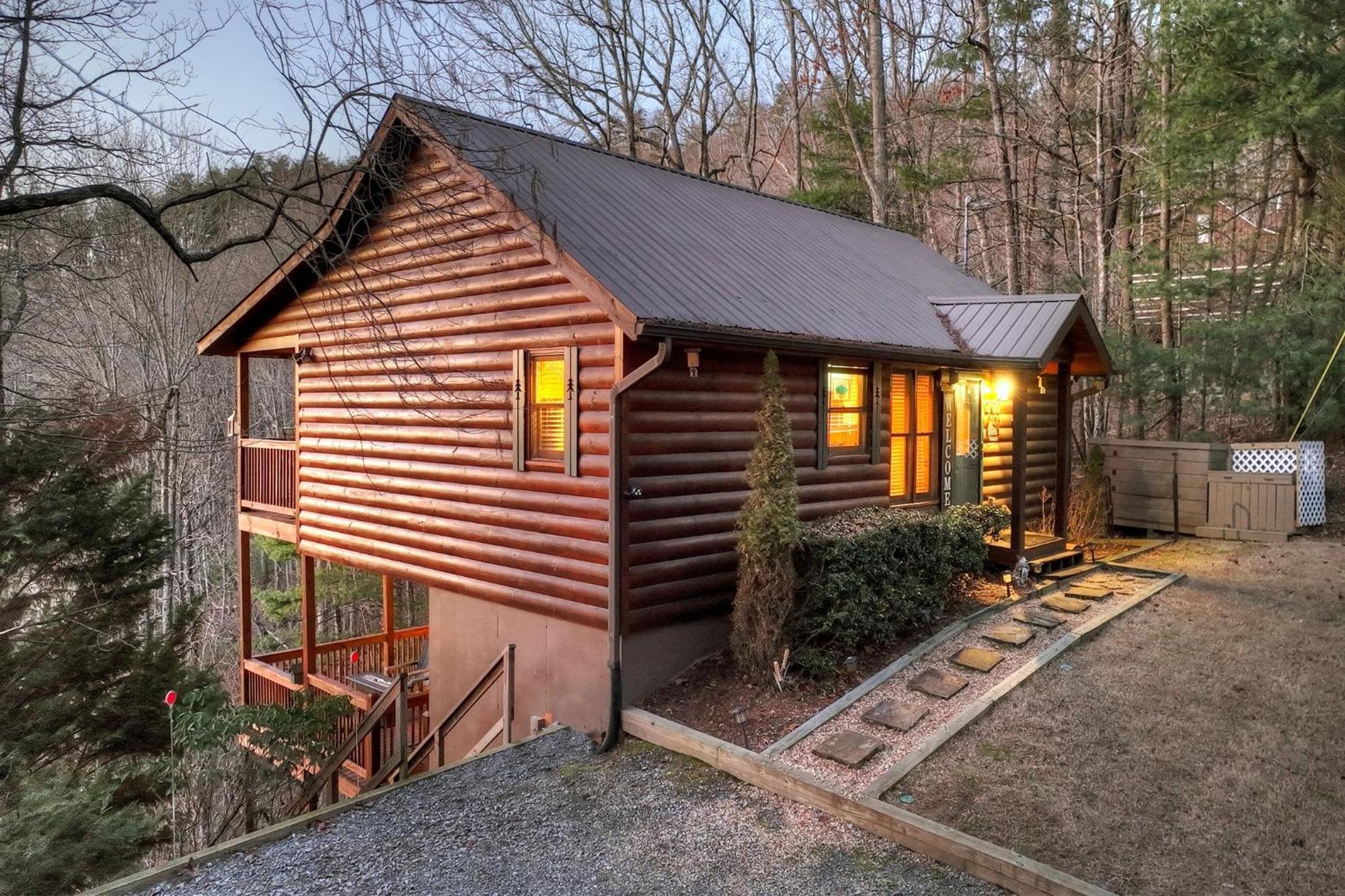Talking Leaves Hot Tub Firepit And Comfy King Beds Villa Ellijay Eksteriør billede